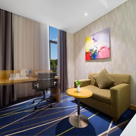 Holiday Inn Express Zhengzhou Airport By Ihg Xinzheng  Exterior photo