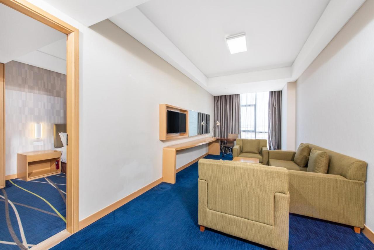 Holiday Inn Express Zhengzhou Airport By Ihg Xinzheng  Exterior photo