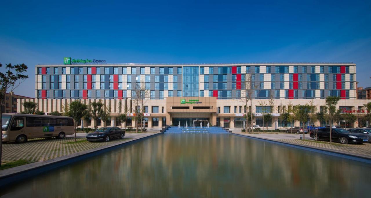 Holiday Inn Express Zhengzhou Airport By Ihg Xinzheng  Exterior photo
