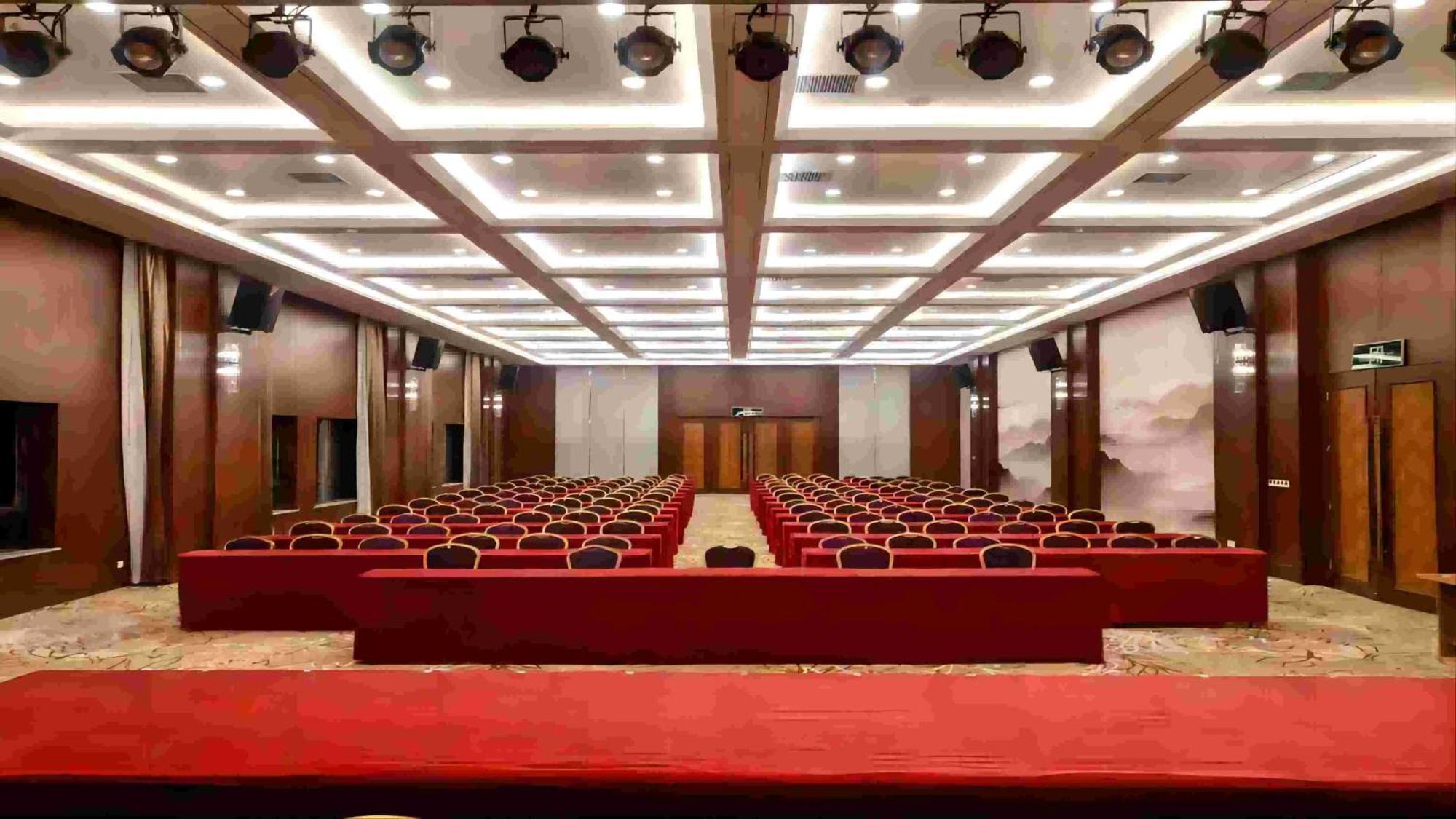 Holiday Inn Express Zhengzhou Airport By Ihg Xinzheng  Exterior photo
