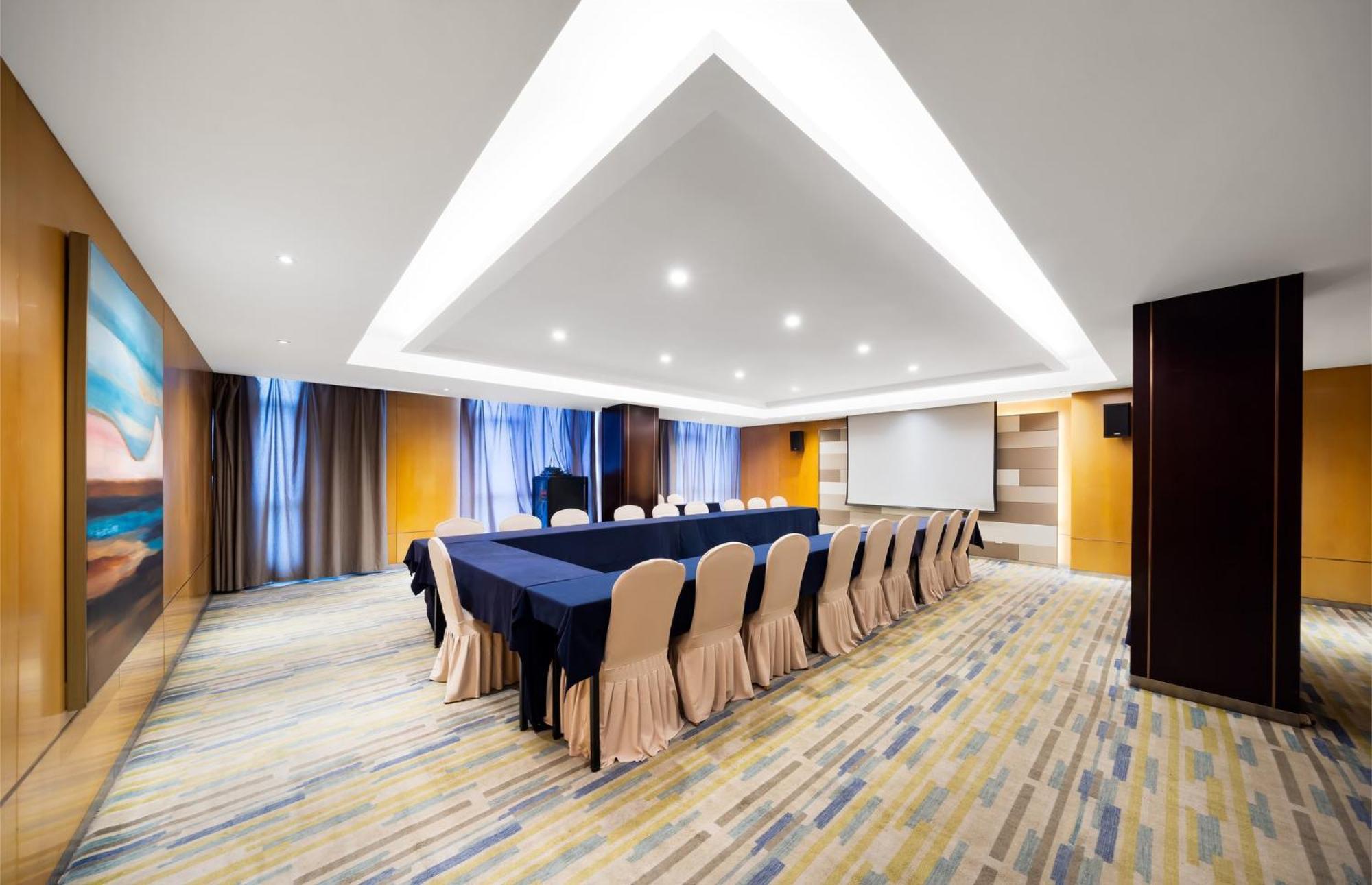Holiday Inn Express Zhengzhou Airport By Ihg Xinzheng  Exterior photo