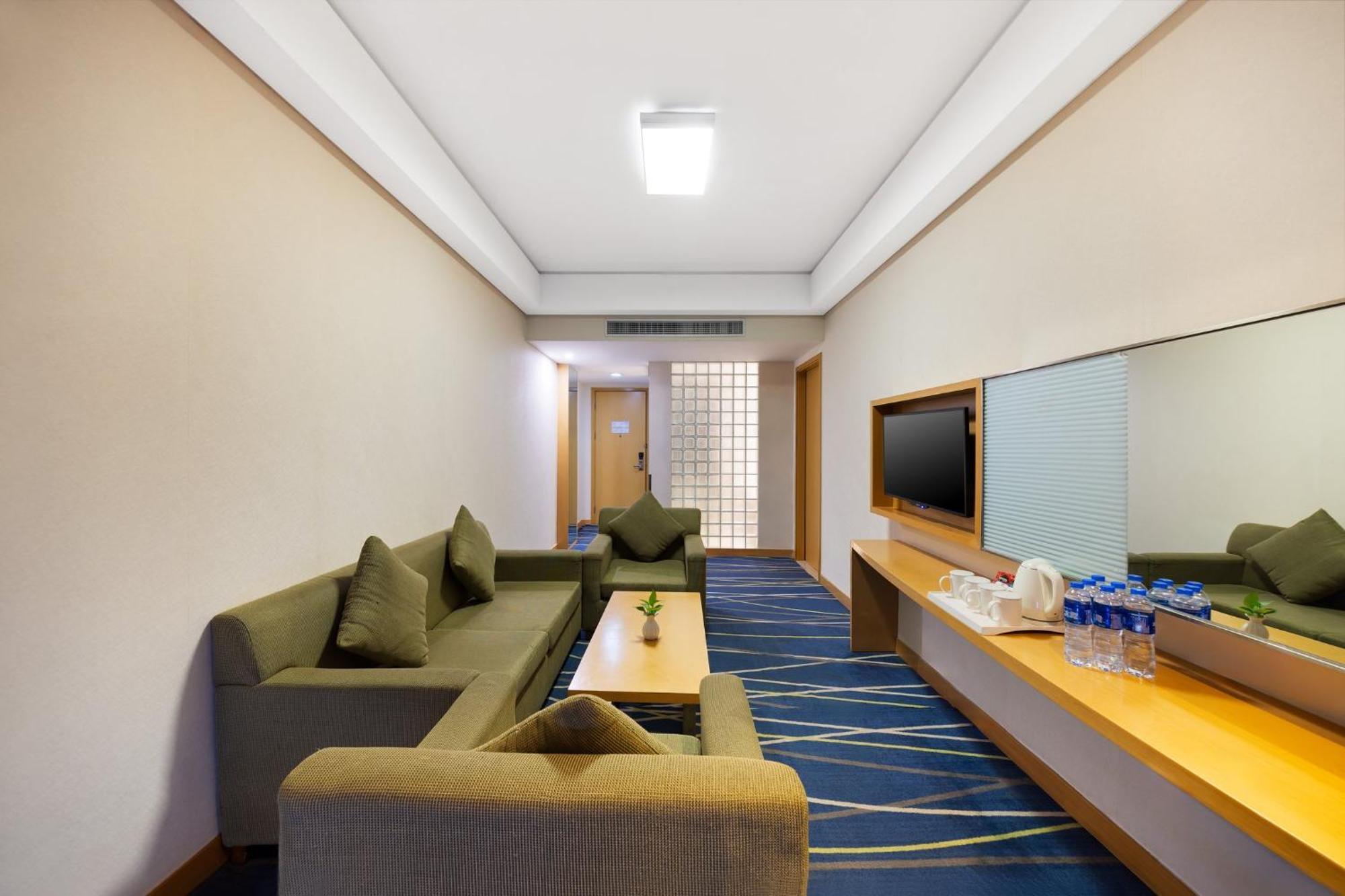 Holiday Inn Express Zhengzhou Airport By Ihg Xinzheng  Exterior photo